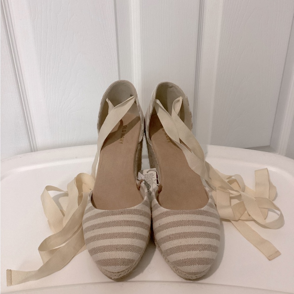 Old Navy Textile Lace-up Espadrille Wedge Heels size 8